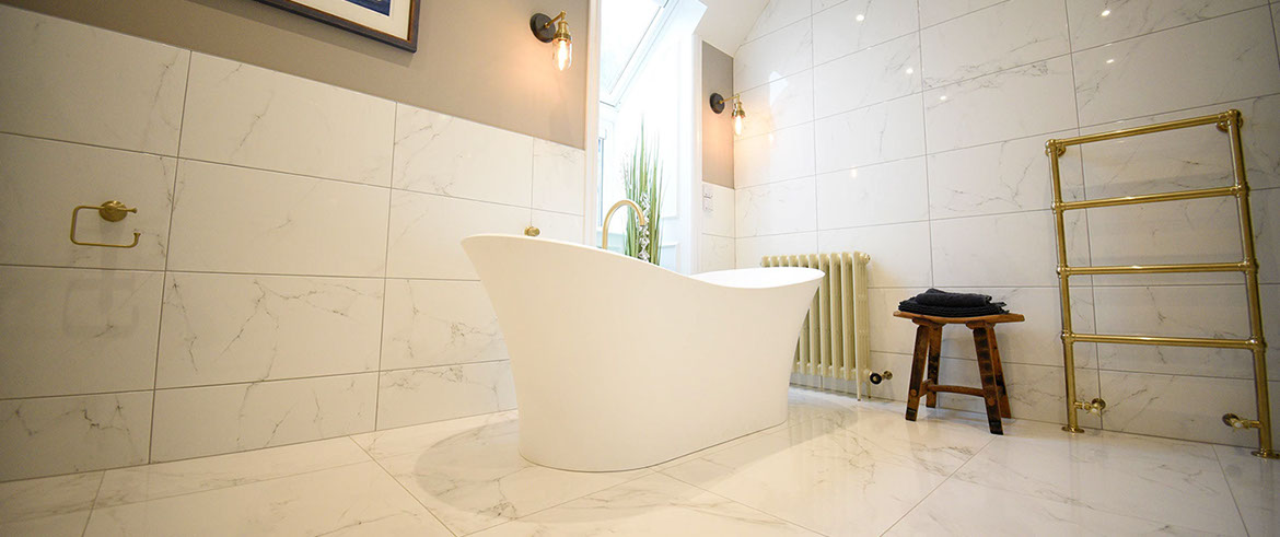 Somerled House Suites Room 4 contains at spacious luxury bathroom at our Portree self catering apartment accommodation