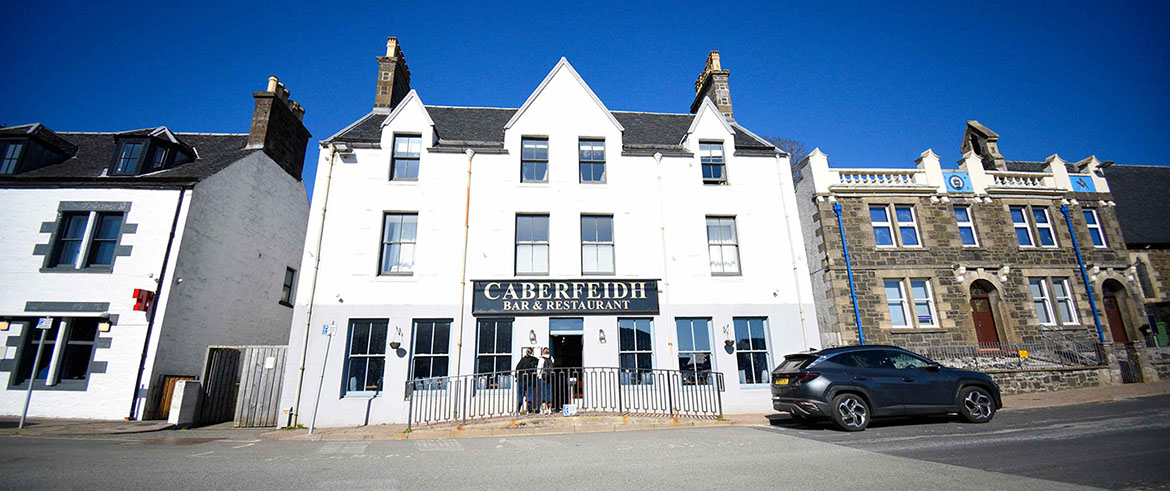 Our self catering apartment accommodation in Portree on the Isle of Skye offers private parking for guests