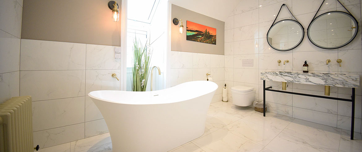 Somerled House Suites contain spacious luxury bathrooms with bath and shower and toiletries are provided Portree accommodation