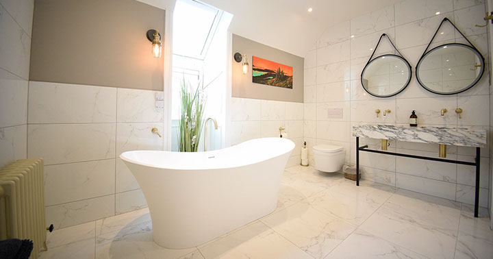 Somerled House Suites contain spacious luxury bathrooms with bath and shower and toiletries are provided Portree accommodation