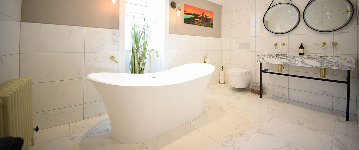 Our self catering apartment accommodation suites in Portree feature luxury bathrooms with both a bath and shower